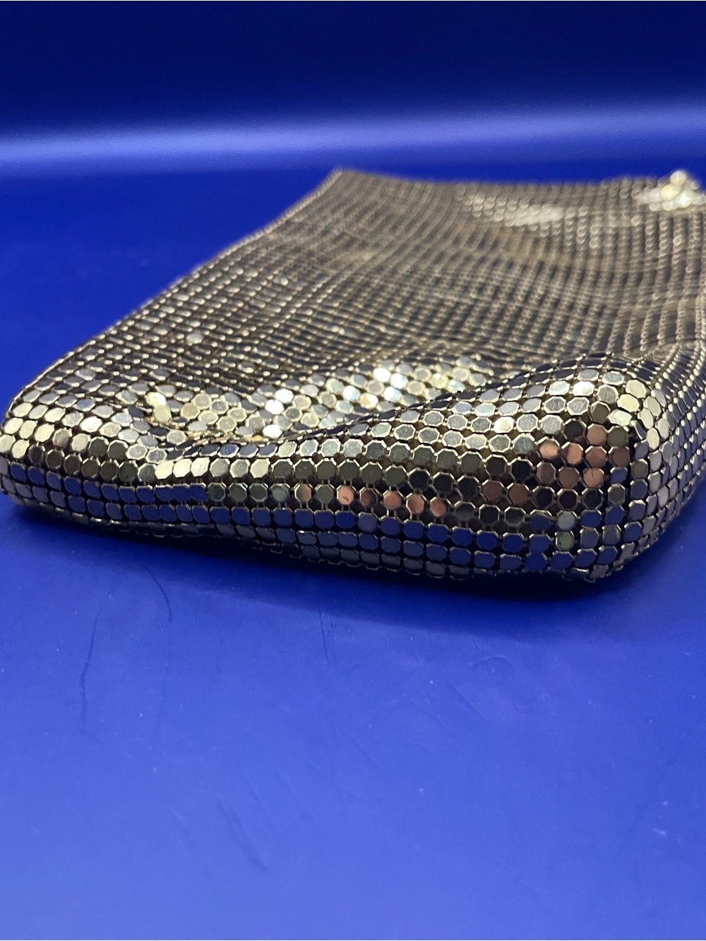 Vintage Gold Liquid Metal Mesh Zipper Pouch Evening oversized coin purse - Picture 7 of 11